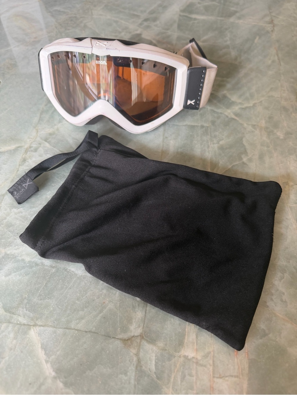 Anon. White Ski Goggles with Amber Lens